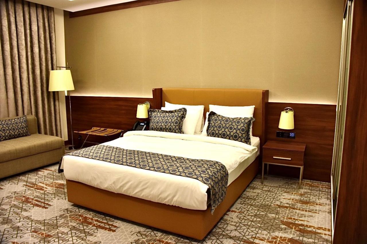 Royal Vista Hotel 3*